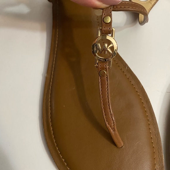 Michael Kors Thong T- Strap Flats Sandals women’s size 9M, Brown - Picture 10 of 15